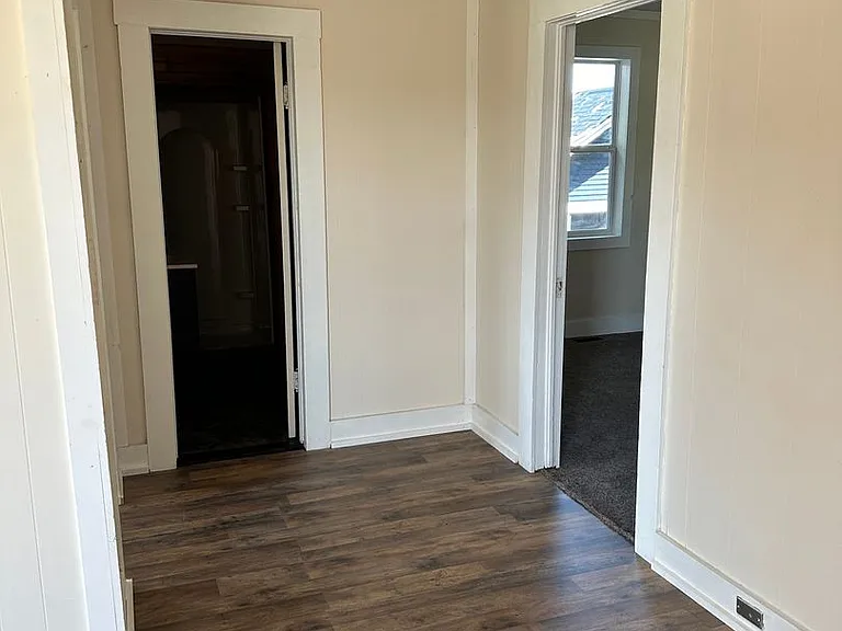607 N Adams Ave — Photo 6