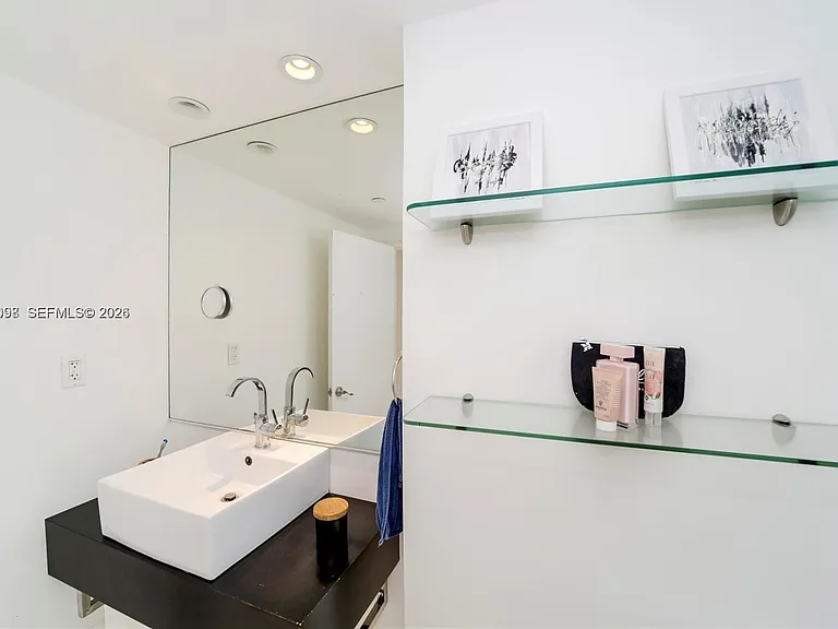 100 Lincoln Rd #605 — Photo 11