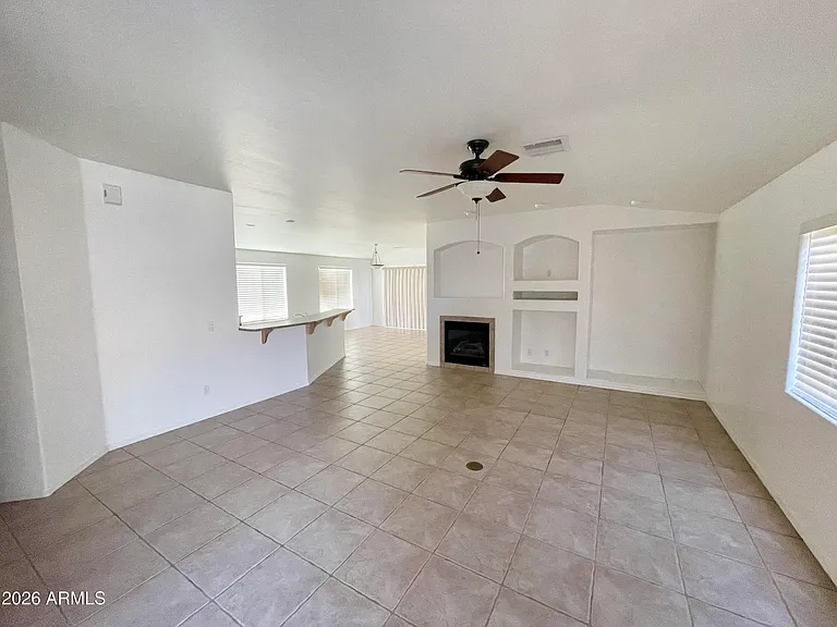 4981 E Catalina Ct — Photo 2