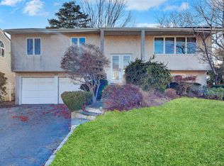 2988 Bond Drive, Merrick, NY 11566