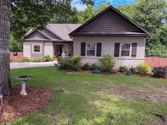 2nd image of 107 Littleleaf Ct