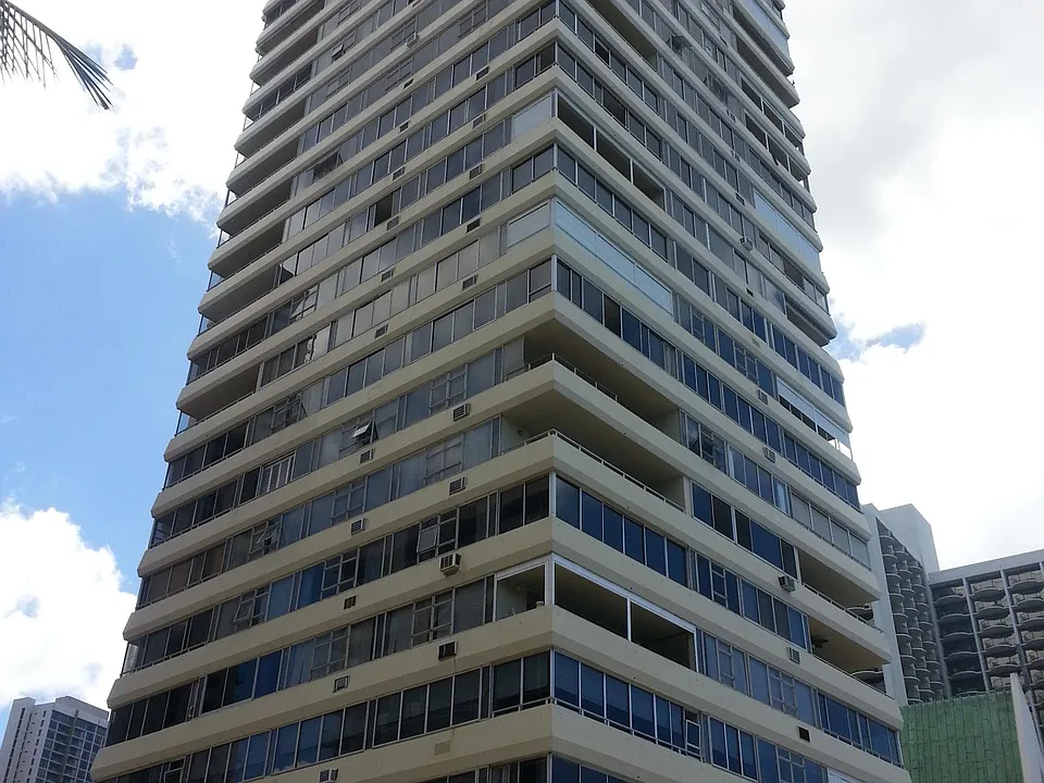 2500 Kalakaua Ave