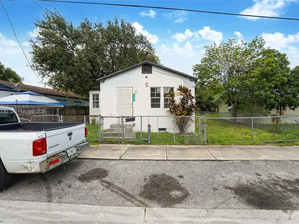 1053 NW 55th St, Miami, FL 33127