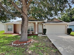 332 Valley Edge Dr, Minneola, FL 34715