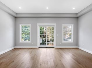 628 Bloomfield St #1, Hoboken, NJ 07030