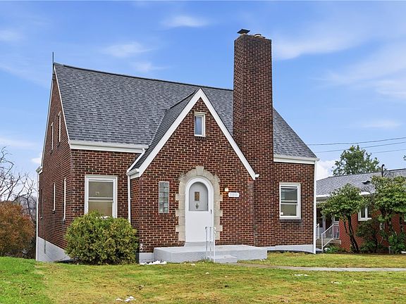2nd image of 1011 Taylor St