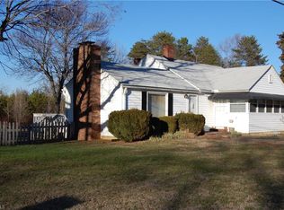 6089 Skylark Rd, Pfafftown, NC 27040