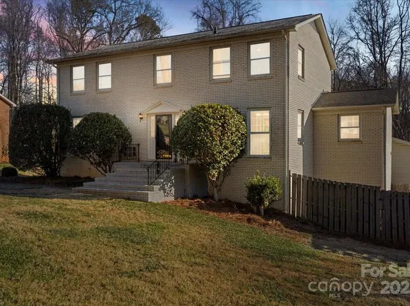 2102 Monticello Dr, Gastonia, NC 28056