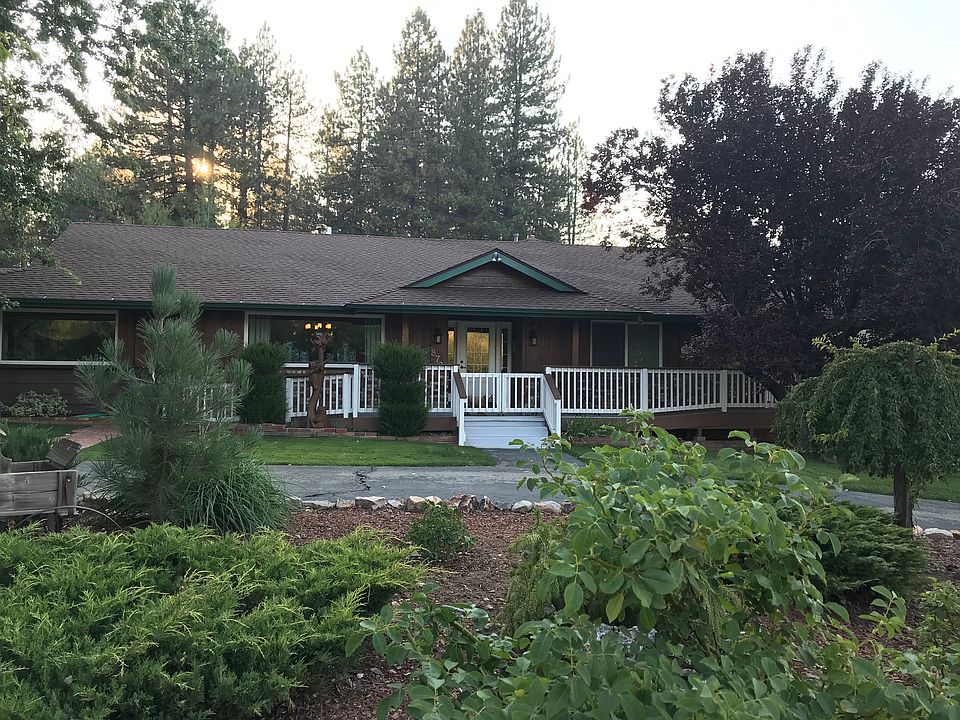 1st image of 870 Clubview St