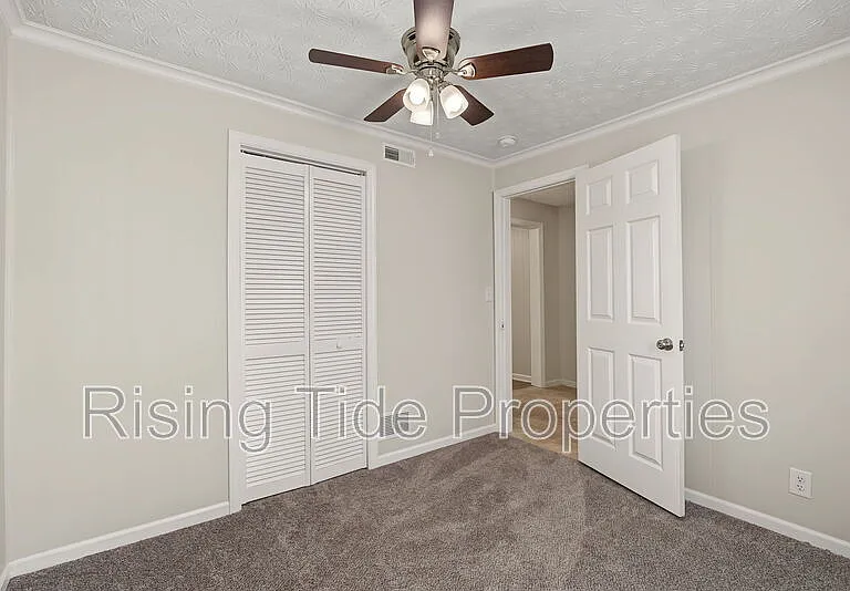 1607 Montgomery Ave — Photo 28