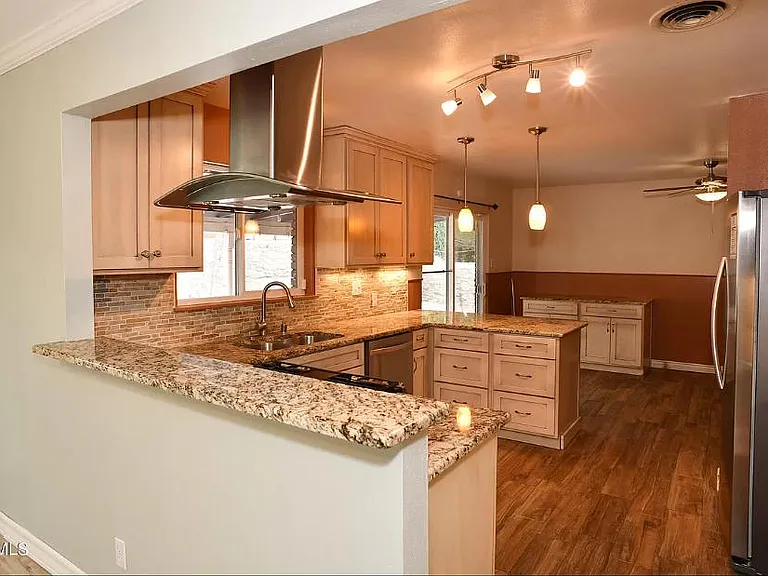 220 Stratus Rd — Photo 8