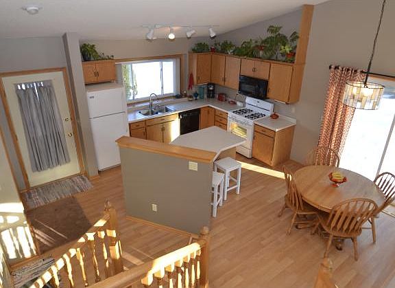4th image of 208 13th St N