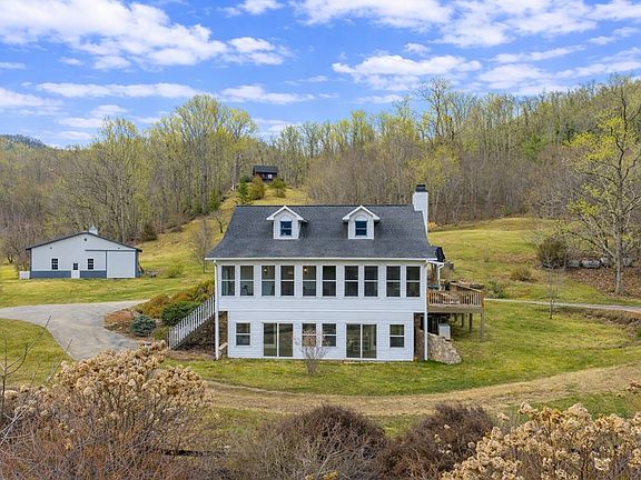 4th image of 2210 Mountain Grove Rd