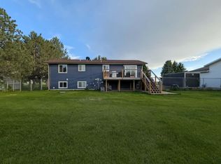 1807 14th St SW, Sidney, MT 59270