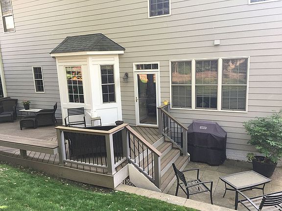 3rd image of 883 N Kensington St