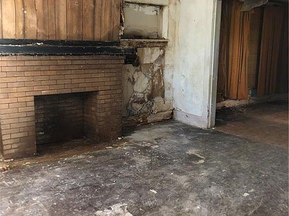 4th image of 78 Masten Ave