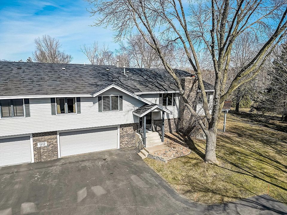 1st image of 5694 Royal Oaks Dr