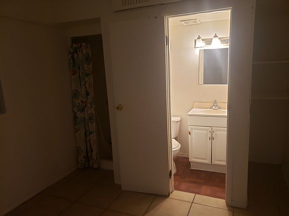 4th image of 537 N Oleander Ave #5