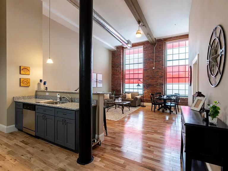Pacific Mill Lofts — Photo 36