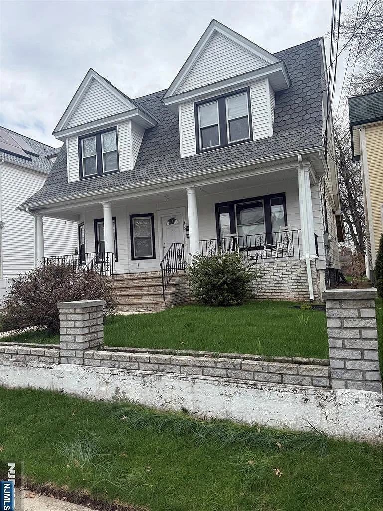 45 Grace St photo 1