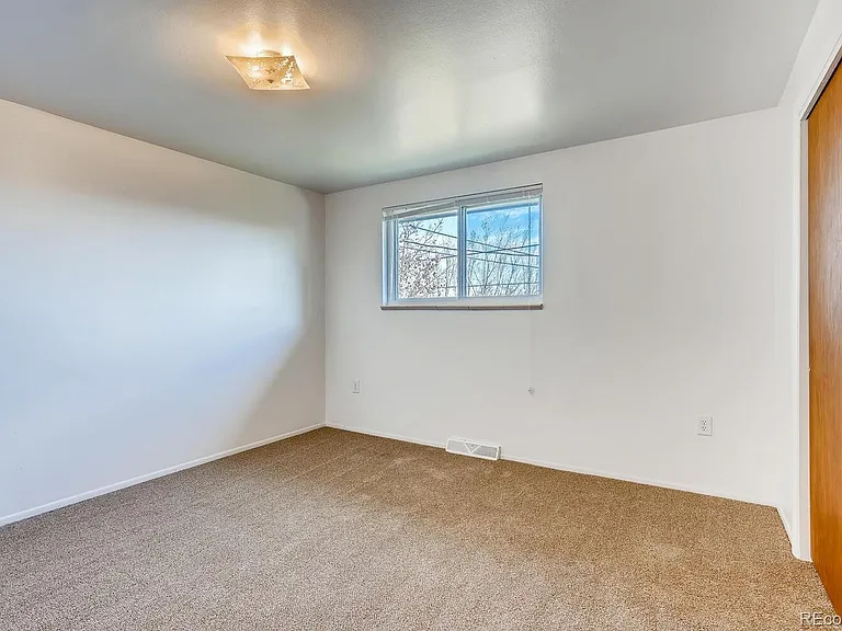 4820 Field Ct — Photo 8