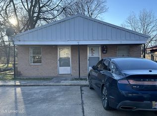 212 Grant St, Itta Bena, MS 38941