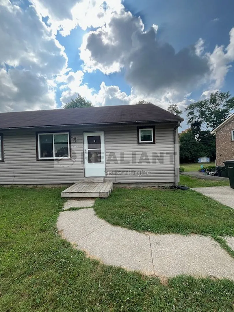 3 bed, 2.0 bath, 1730 sqft, $1,785 — Photo 1