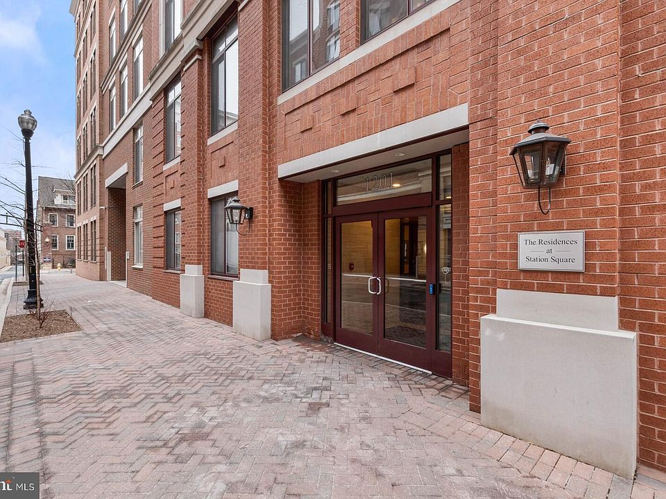 1st image of 1201 N Garfield St APT 119
