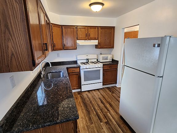 3rd image of 1 Watkins St Floor 2