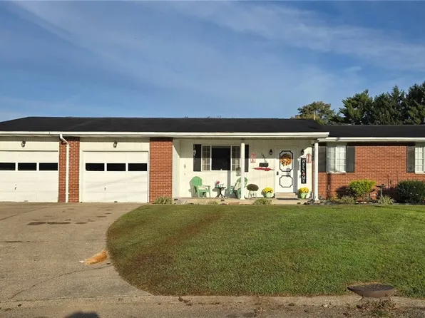 1576 Susanne Cir, Belpre, OH 45714