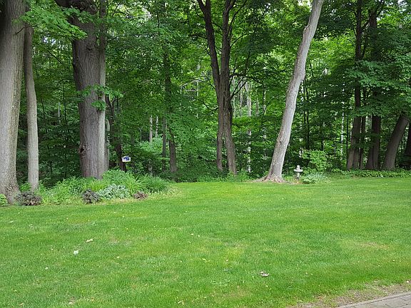 2nd image of 4320 Laurel Dr