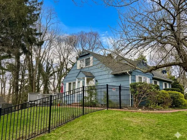 19 Nursery Road, Melville, NY 11747