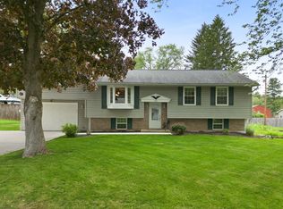 323 Rayelene Dr, Vestal, NY 13850