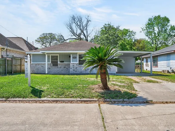 1114 Montrose St, Port Neches, TX 77651