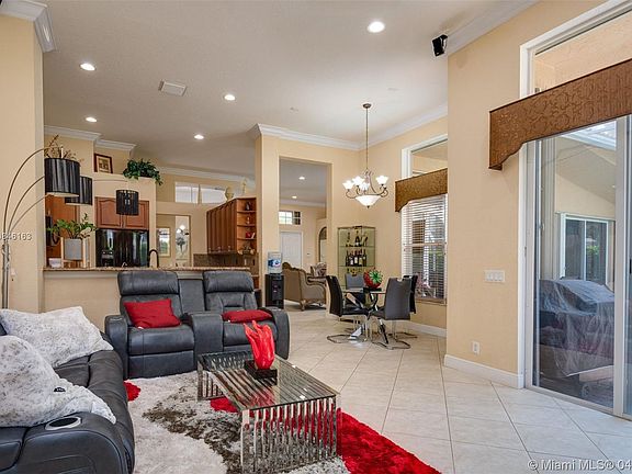 4th image of 1780 Harbor Pointe Cir