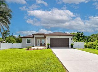 3196 Connecticut Ave, Naples, FL 34112