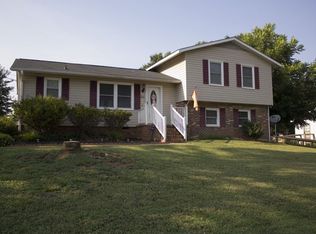 24 Chatwood Ct, Simpsonville, SC 29680