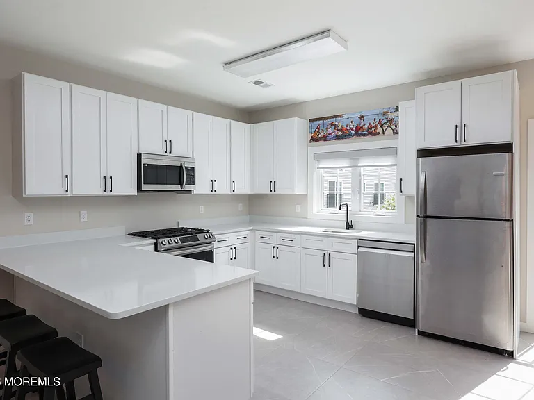 333 1st St #8 — Photo 7