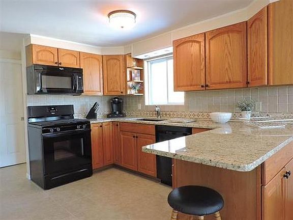4th image of 535 W Donald Dr