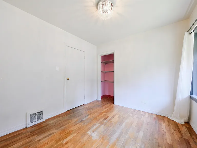 3775 Emerald Dr — Photo 10