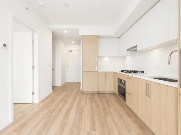 9675 King George Blvd #313, Surrey, BC V3T 0T7