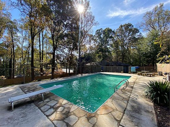 5th image of 4255 Nowlin Dr SE