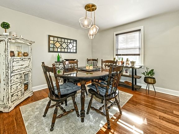 5th image of 84 Fernwood Ct