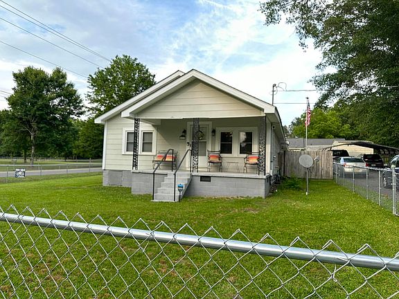 3rd image of 611 13th Ave