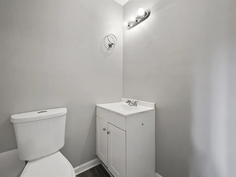 1805 Oxford Cir — Photo 15