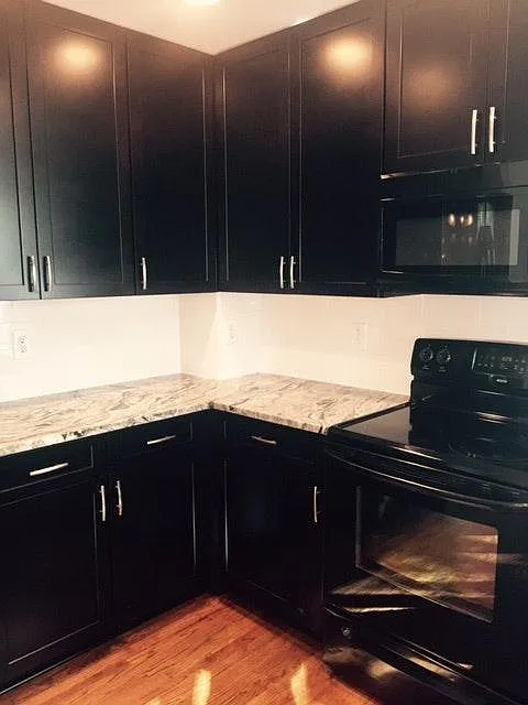4 bed, 2.5 bath, 2000 sqft, $3,250 — Photo 3