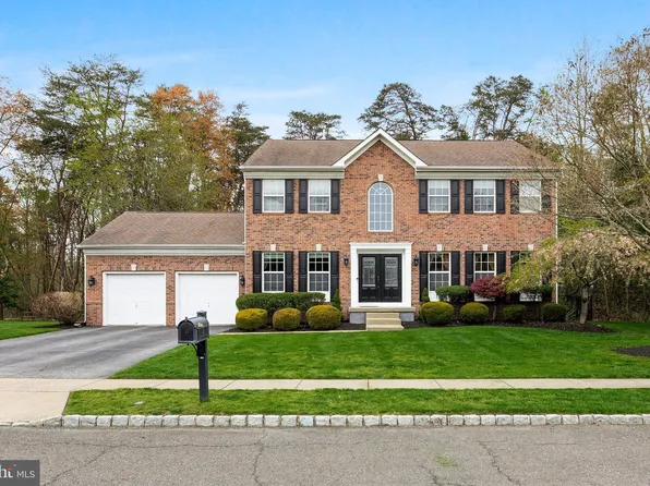 25 Longfellow Ln, Hainesport, NJ 08036