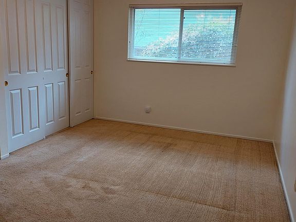 5th image of 2914 Cabrillo Dr
