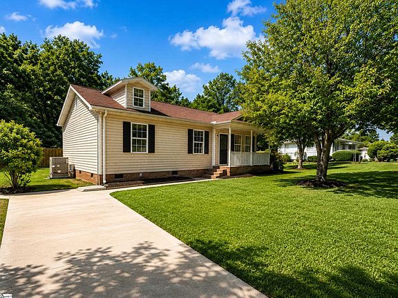 2nd image of 109 Laurens Ct