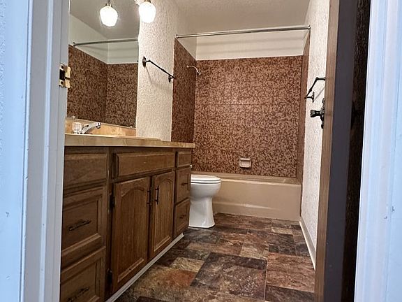 5th image of 1410 Lynn Ave APT 7